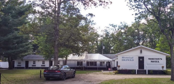 Mortons Motel - From Web Listing (newer photo)